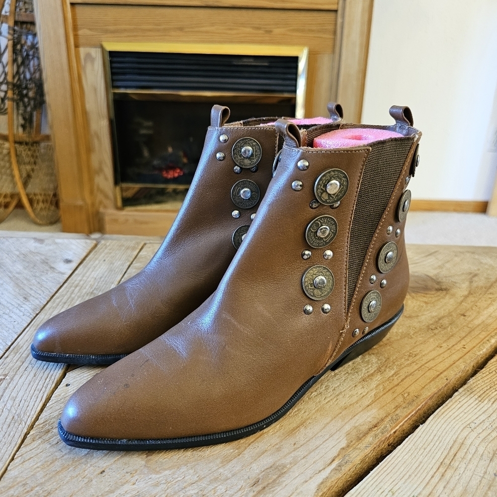 Donald Pliner Women's size 7 leather ankle boots
